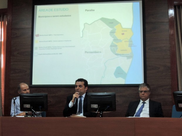 Secretário de Desenvolvimento Econômico, Márcio Stefanni [centro] apresentou diagnóstico (Foto: Katherine Coutinho / G1)