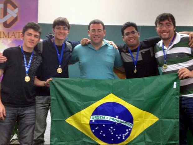 Equipe que participou da olimpíada de matemática no México (Foto: Divulgação)