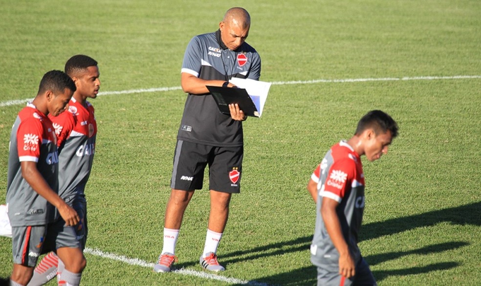 Hemerson Maria assume o Vila Nova no Campeonato Brasileiro (Foto: Cláudio Reis / O Popular)