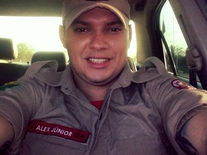 Alex Júnior tinha 24 anos e era aluno soldado do Corpo do Bombeiros (Foto: Divulgação/ Facebook)