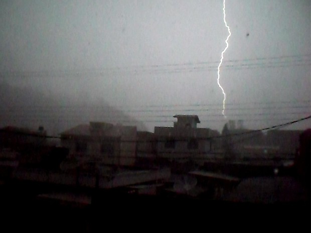 Foram registradas 50 descargas elétricas durante tempestade em Itajubá. (Foto: Luciano Lopes / Tvf5.com)