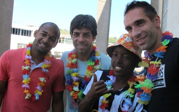 Bastos, Juninho e Prass Inca (Foto: Fred Huber / Globoesporte.com)