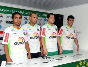 Chapecoense apresenta quatro jogadores oficialmente para Série B Jogadores
