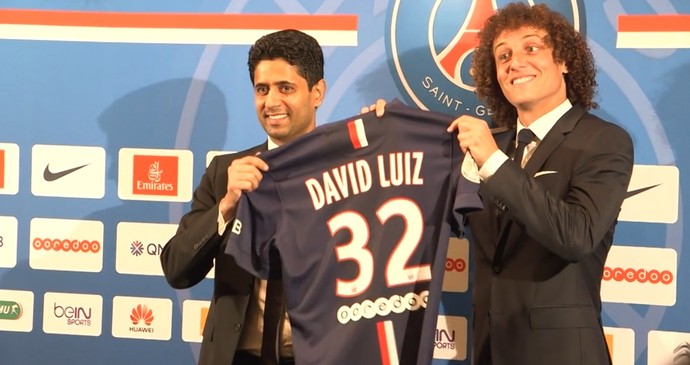 Xeque Nasser Al-Khelaifi dono PSG e David Luiz (Foto: Reprodução PSG TV)