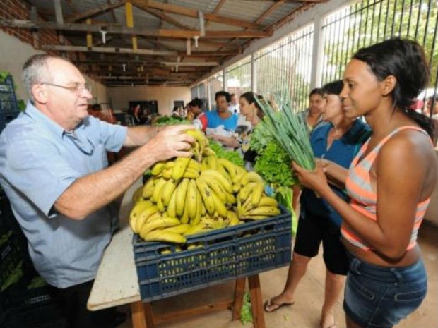 Projete Lixo Que Vale troca materiais recicláveis por alimentos em Umuarama, no Paraná (Foto: Divulgação/Prefeitura de Umuarama)