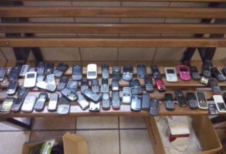 PM apreendeu 102 celulares no mercado municipal de Taubaté (Foto: Divulgação/Polícia Militar)
