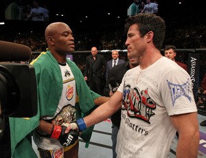 Anderson Silva Chael Sonnen (Foto: Josh Hedges/Zuffa LLC)