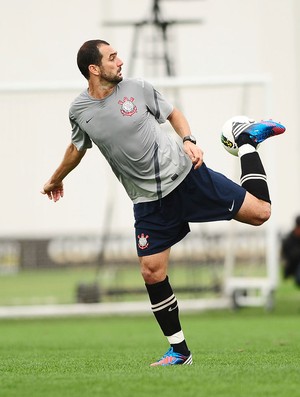 danilo corinthians treino (Foto: Marcos Ribolli / Globoesporte.com)