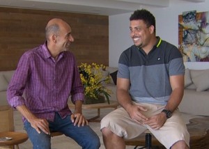 Ronaldo fala sobre conquista de Gabriel Medina (Foto: Reprodução) Ronaldo fala sobre conquista de Gabriel Medina (Foto: Reprodução)