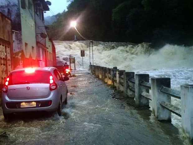 Nível do rio sobe e inunda cidade de Ituberá, na Bahia (Foto: Joilson Santos/Arquivo pessoal)