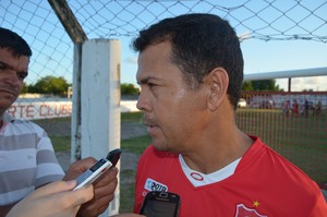 Jazon Vieira diz que não sabe quem vai escalar no jogo contra o Campinense (Foto: Amauri Aquino / GloboEsporte.com/pb)
