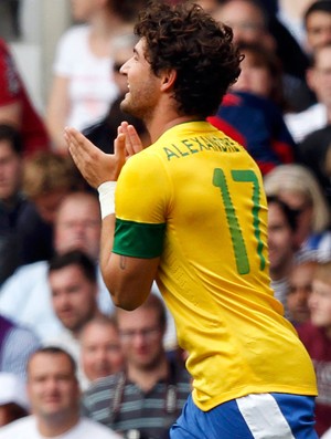 alexandre pato brasil gol bielorrussia futebol londres 2012 (Foto: Agência Reuters)