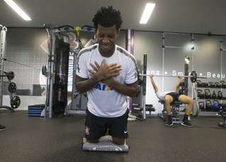 Clube de Mano na China volta à tona por Gil; diretoria do Corinthians nega