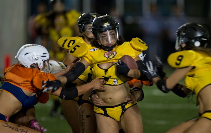 Futebol americano feminino mexicano (Foto: AFP)