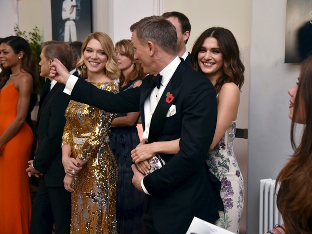 Daniel Craig com sua mulher, a atriz Rachel Weisz, na pré-estreia de '007 contra Spectre' no Royal Albert Hall, em Londres (Foto: REUTERS/Alan Davidson/Pool) Daniel Craig com sua mulher, a atriz Rachel Weisz, na pré-estreia de '007 contra Spectre' no Royal Albert Hall, em Londres (Foto: REUTERS/Alan Davidson/Pool)