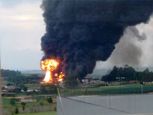 Incêndio em fábrica de Boituva (Foto: Rodrigo Gouveia/TEM Você)