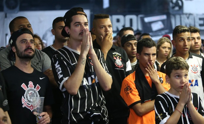 torcedores corinthians título (Foto: Daniel Teixeira / Estadão Conteúdo)