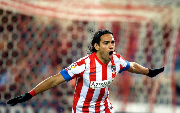 Falcao Garcia comemora gol do Atlético de Madri sobre o La Coruña (Foto: Reuters)