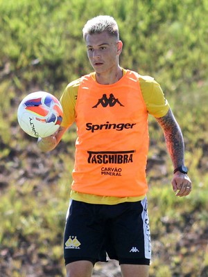 Reforço do Palmeiras fez primeiro gol da carreira sobre o Corinthians