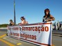 Índios fecham via em Brasília em ato por demarcação de terras