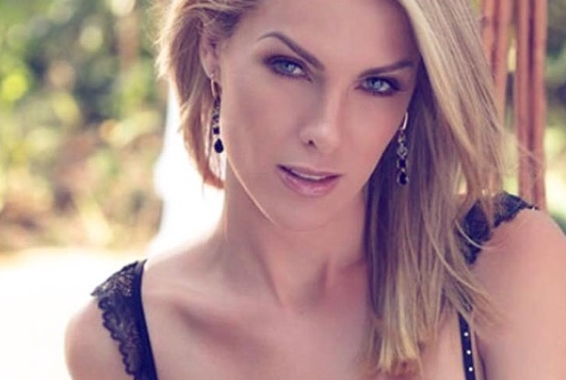 Ana Hickmann causa alvoroço na web ao postar foto de lingerie Quem QUEM News