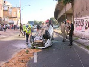 G1 Carro despenca do Viaduto Brigadeiro Trompowski no Rio notícias