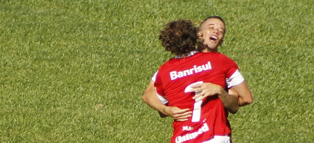 Forlán abre o placar no Gre-Nal de Erechim (Foto: Diego Guichard) Forlán abre o placar no Gre-Nal de Erechim (Foto: Diego Guichard)