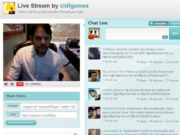 Governador Cid Gomes conversa com internautas em redes sociais (Foto: Reprodução/TwitCam)