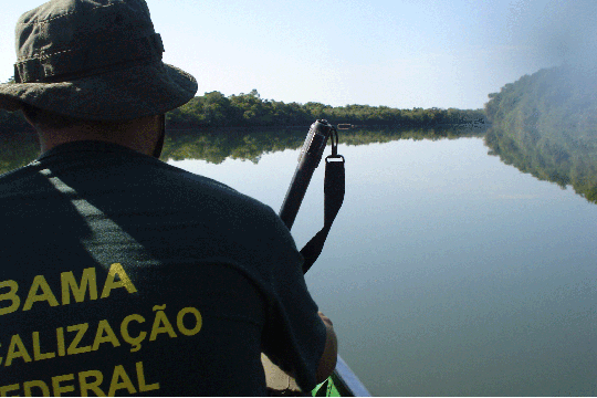 Secretário da Pesca é preso por concessão ilegal de pesca industrial (Foto: Divulgação/Ibama)