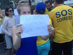 Produtora de TV Fernanda Flores diz que minoria pede intervenção militar. (Foto: Henrique Coelho / G1)