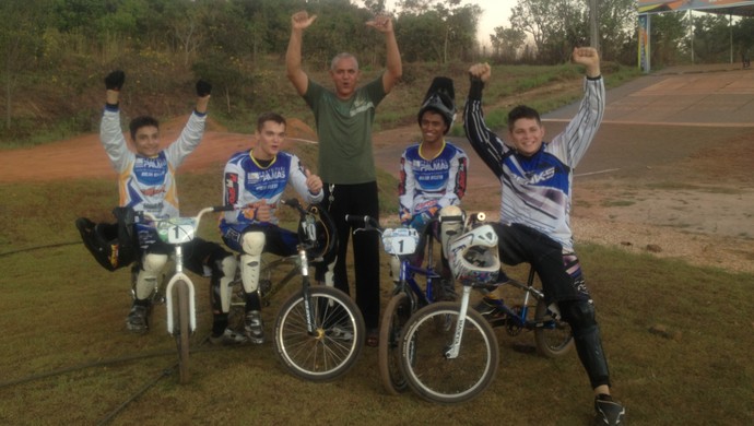 Pilotos do Tocantins vão em busca do título de campeão brasileiro de bicicrros em São Paulo (Foto: Camila Rodrigues/GloboEsporte.com)