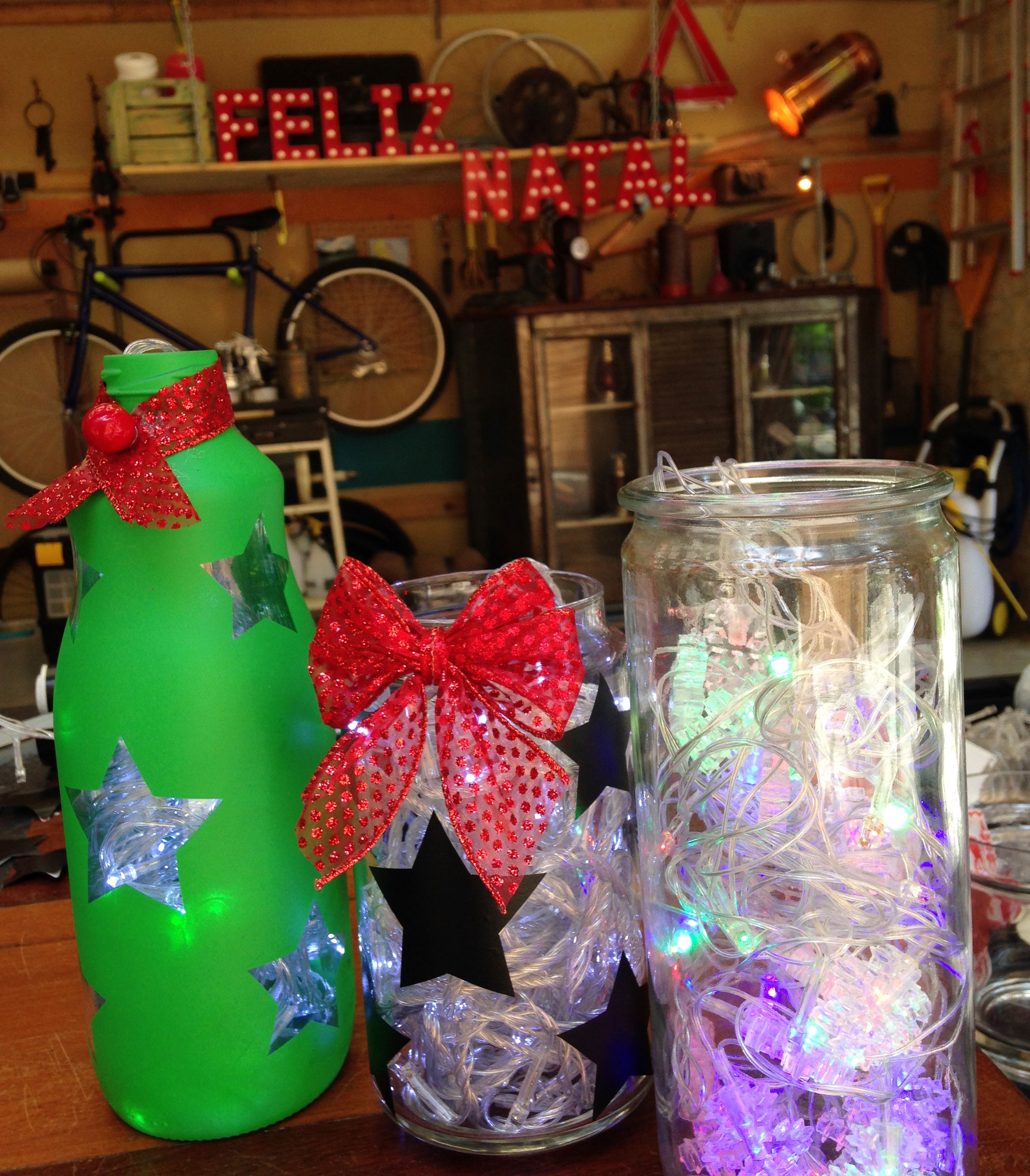 Decoração de Natal: veja como fazer garrafa iluminada e globo de neve de  material reciclado - notícias em Como fazer