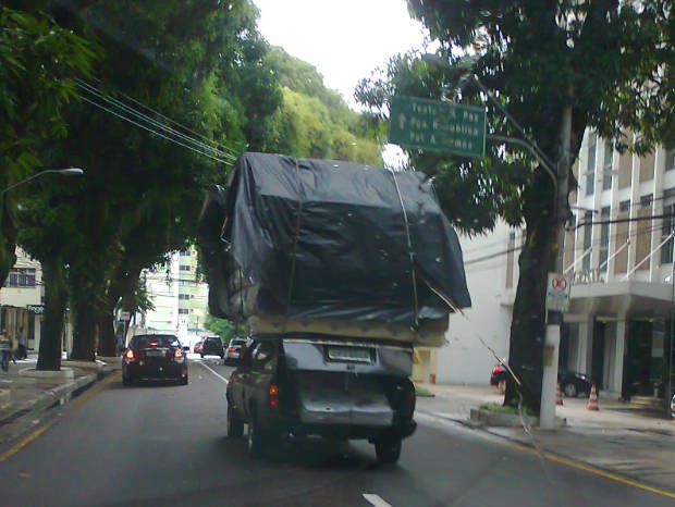 Motorista transitava pela avenida Governador José Malcher, no centro de Belém (Foto: Ingo Müller/ G1)
