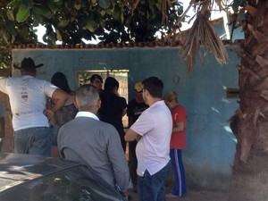 Casal de namorados é morto a tiros dentro de casa, em Goiânia (Foto: Marianna Martins/ TV Anhanguera)