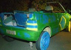 Carro é furtado e vira 'conversível' da Copa em SP (Reprodução EPTV)