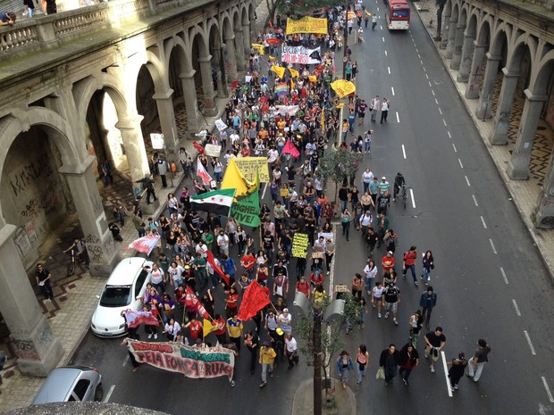 Manifestação no centro de Porto Alegre (Foto: Diego Guichard/G1)