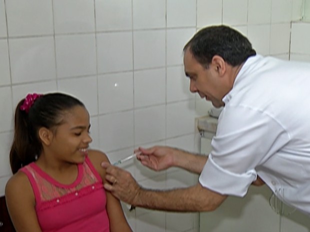 Poá e Suzano aplicam vacinas contra HPV nas escolas (Foto: Reprodução/ TV Diário)