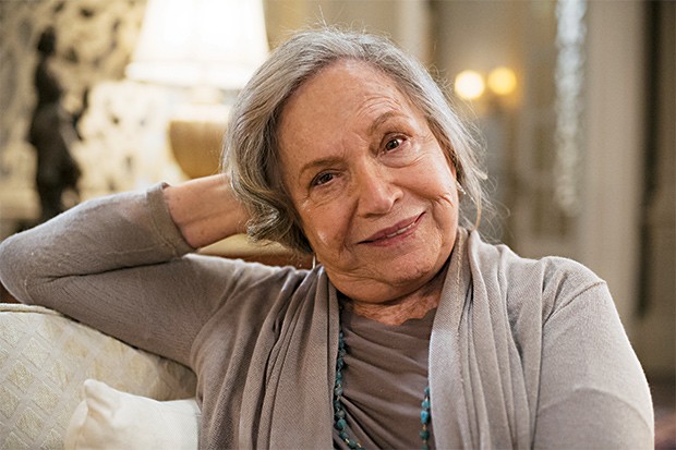 Nathalia Timberg em sua casa (Foto: João Miguel Junior/divulgação e Estevam Avellar/TV Globo) Nathalia Timberg em sua casa (Foto: João Miguel Junior/divulgação e Estevam Avellar/TV Globo)