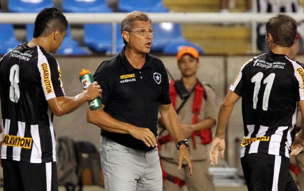 oswaldo oliveira botafogo x vasco (Foto: Cezar Loureiro / Agência Globo)