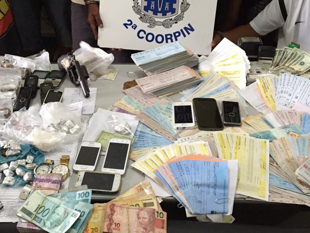 Operação apreende R$ 3 milhões em cheques pré-datados em Alagoinhas (Foto: Divulgação/Polícia Civil)