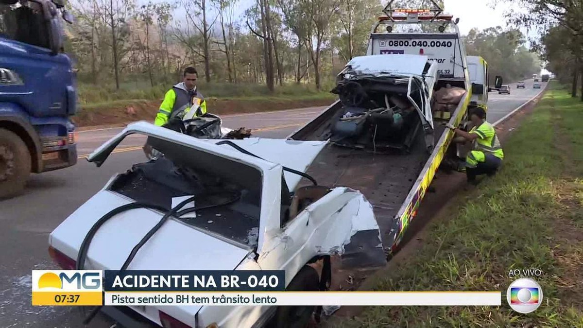 Cinco Pessoas Ficam Feridas Em Acidente Entre Carro E Caminh O Em Nova