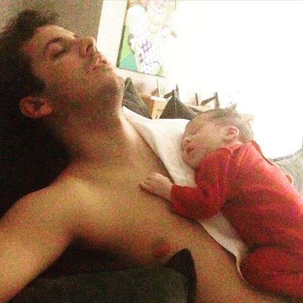 Matheus Braga, marido de Fernanda Gentil, e o filho do casal, Gabriel (Foto: Instagram/ Reprodução)
