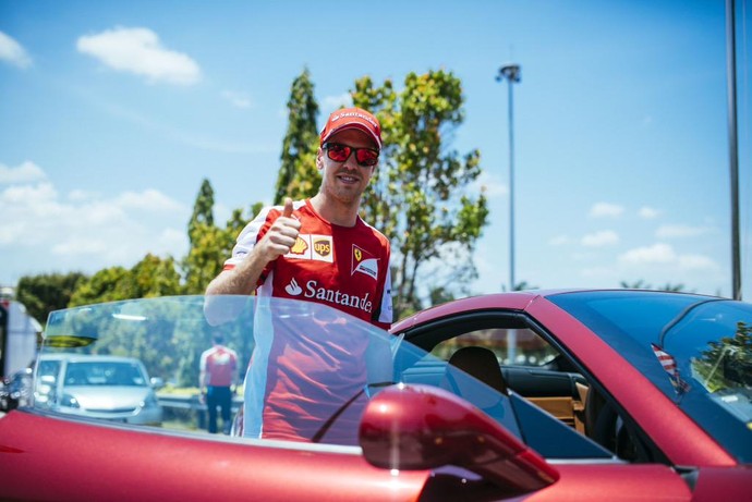 Na Malásia, Sebastian Vettel se mostra empolgado com evolução da Ferrari (Foto: Divulgação)