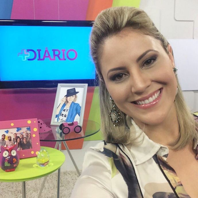 Jessica Leão no estúdio do Mais Diário  (Foto: Reprodução / TV Diário)