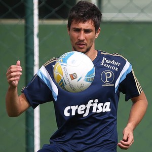 Ryder volta a ser relacionado no Verdão e vira opção no meio-campo