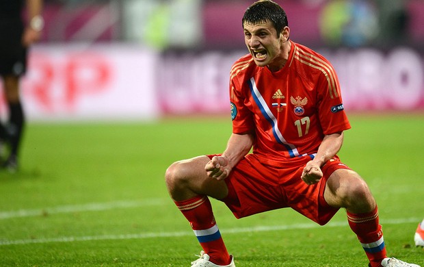 Dzagoev terceiro gol, Russia x República Tcheca (Foto: Agência AFP)