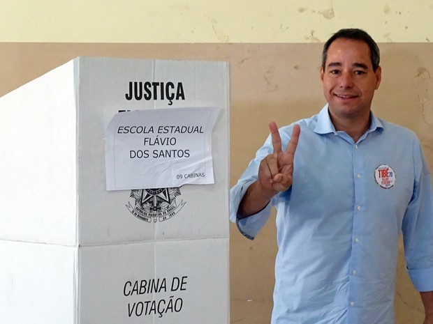 G1 - Candidato Luis Tibé (PT Do B) Vota Em Belo Horizonte - Notícias Em ...