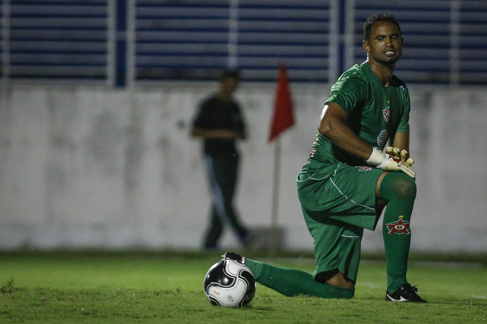 O goleiro Bruno Fernandes, estreante pelo Boa Esporte, na partida contra o Uberaba (Foto: THOMAS SANTOS/AGIF/ESTAD&Atilde;O CONTE&Uacute;DO)