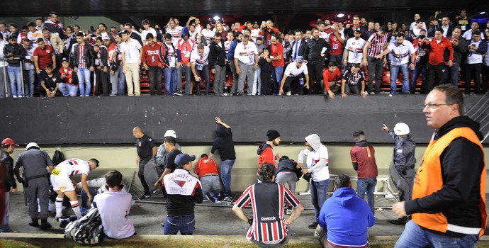 São Paulo Acidente Morumbi  (Foto: Marcos Ribolli)