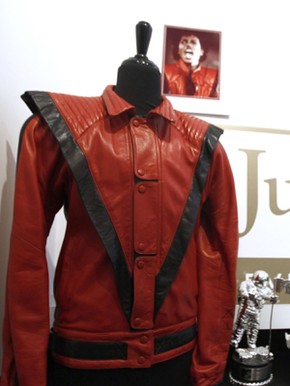 Pew convergence inherit Casaco de Michael Jackson em 'Thriller' é leiloado por US$ 1,8 milhão | Pop  & Arte | G1
